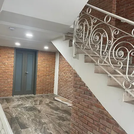Ale Investa Hospitality * Tiran
